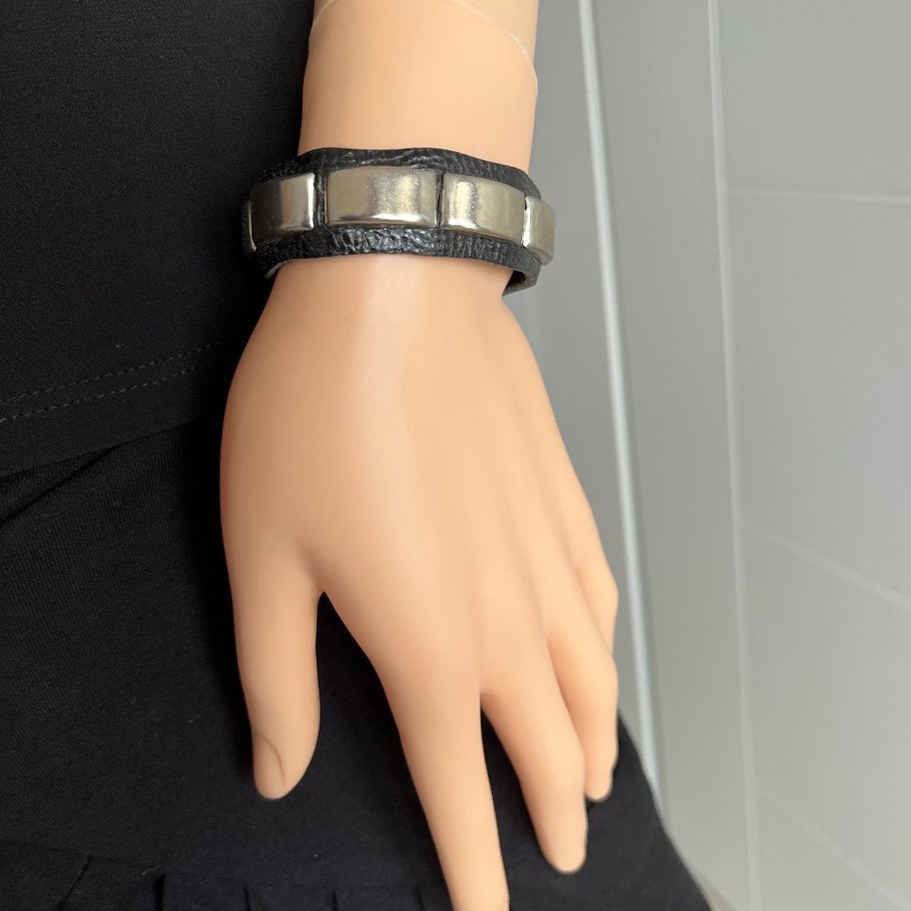 Leather bracelet